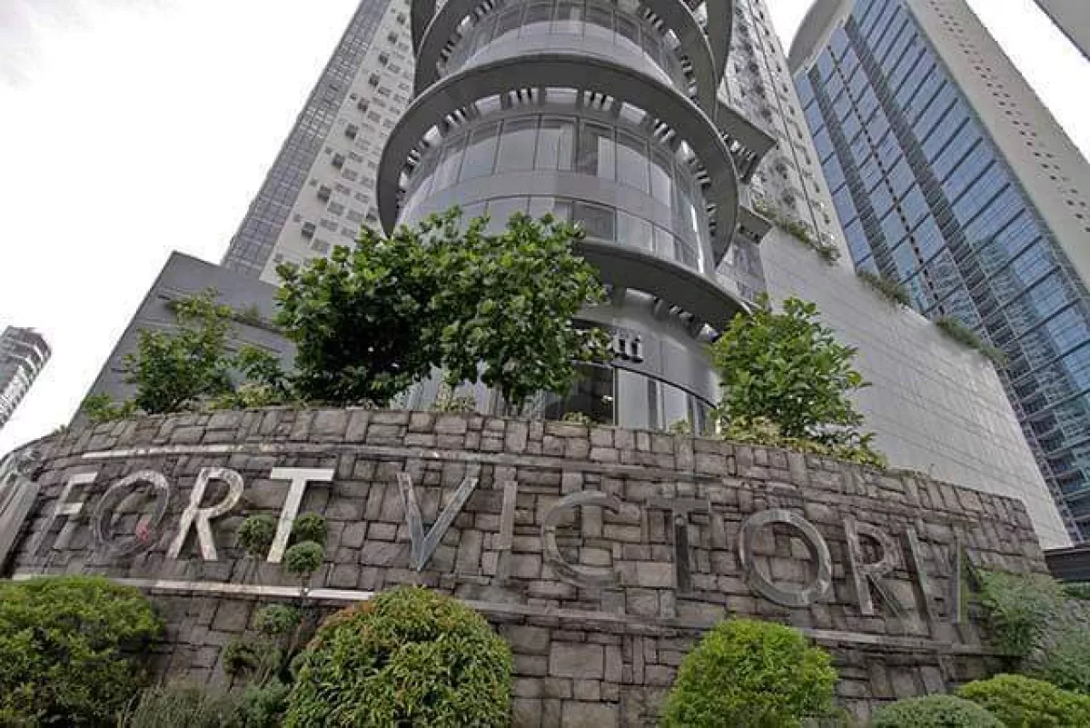 "Affordable Condo Cheapest 2 Bedroom 2 bath at BGC, Taguig City Metro Manila PH"05