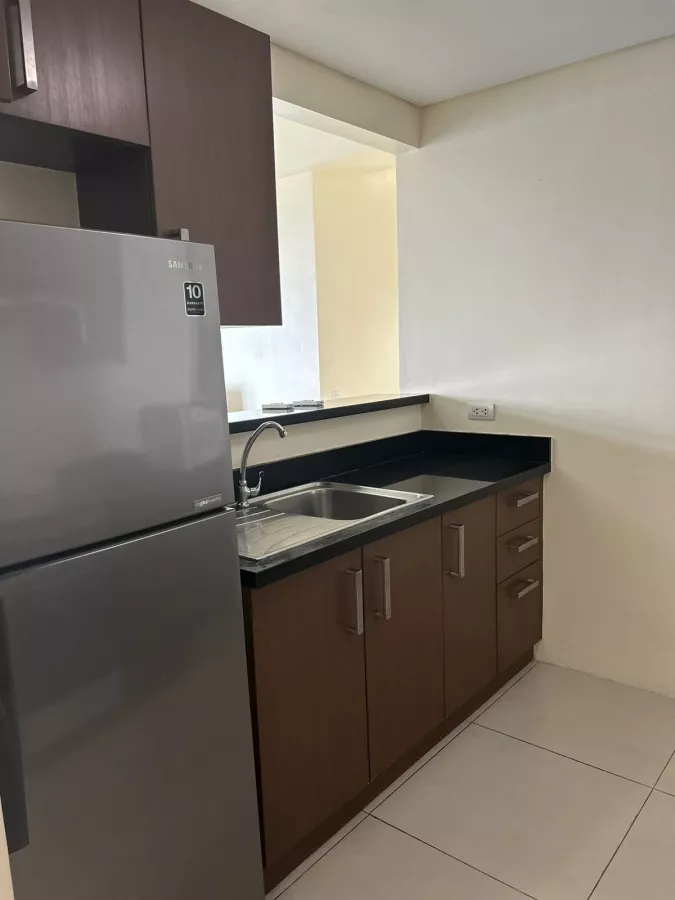 Overlooking 2BR unit in Aston at Two Serendra03