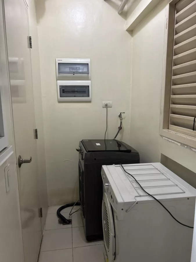 Overlooking 2BR unit in Aston at Two Serendra05