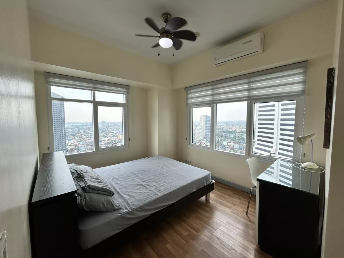 Overlooking 2BR unit in Aston at Two Serendra07
