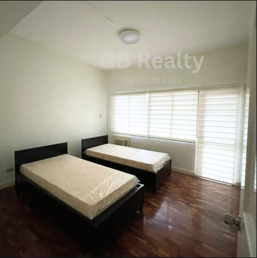 "Le Triomphe, Salcedo Village, Makati 2-Bedroom For Lease"02