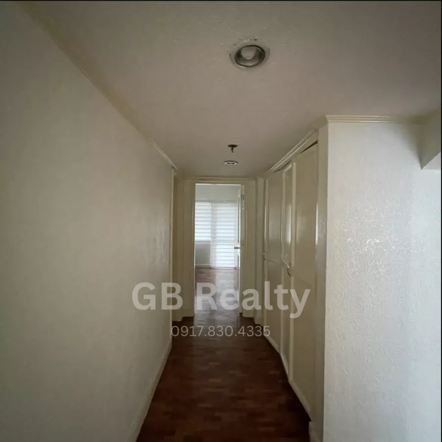 "Le Triomphe, Salcedo Village, Makati 2-Bedroom For Lease"06