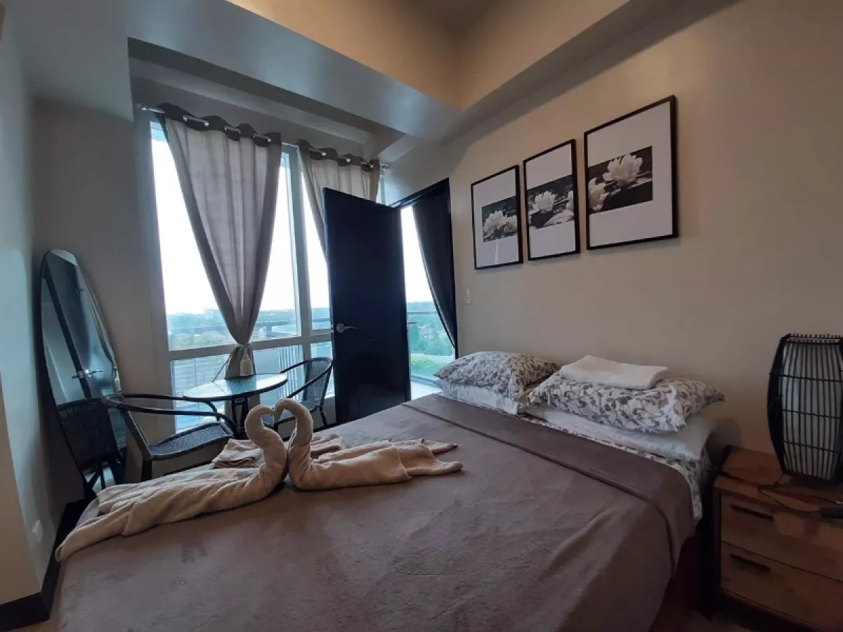 one bedroom in one pacific for rent04