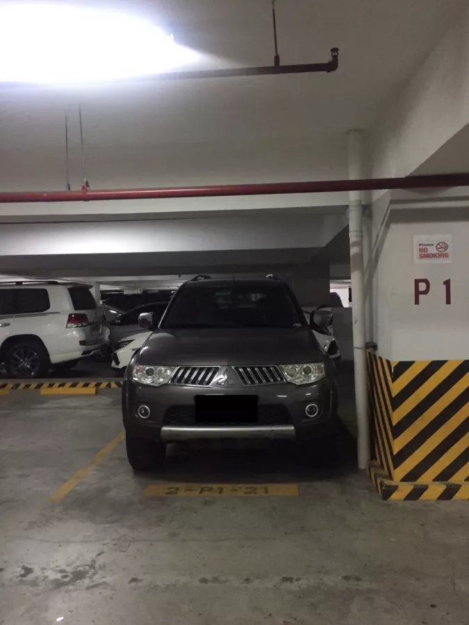 "1BR Semi Furnished Condo unit Fof Rent Avida Towers Alabang, Muntinlupa"09