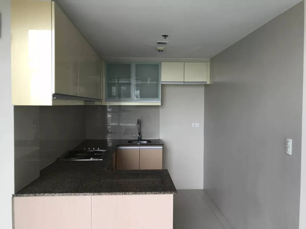 Eastwood - Spacious 2 Bedroom Condo w/ parking for Rent at Quezon City09