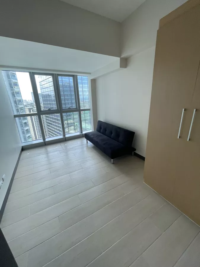 "2 Bedroom Unit For Rent at Uptown Parksuites Tower 1, Taguig"05