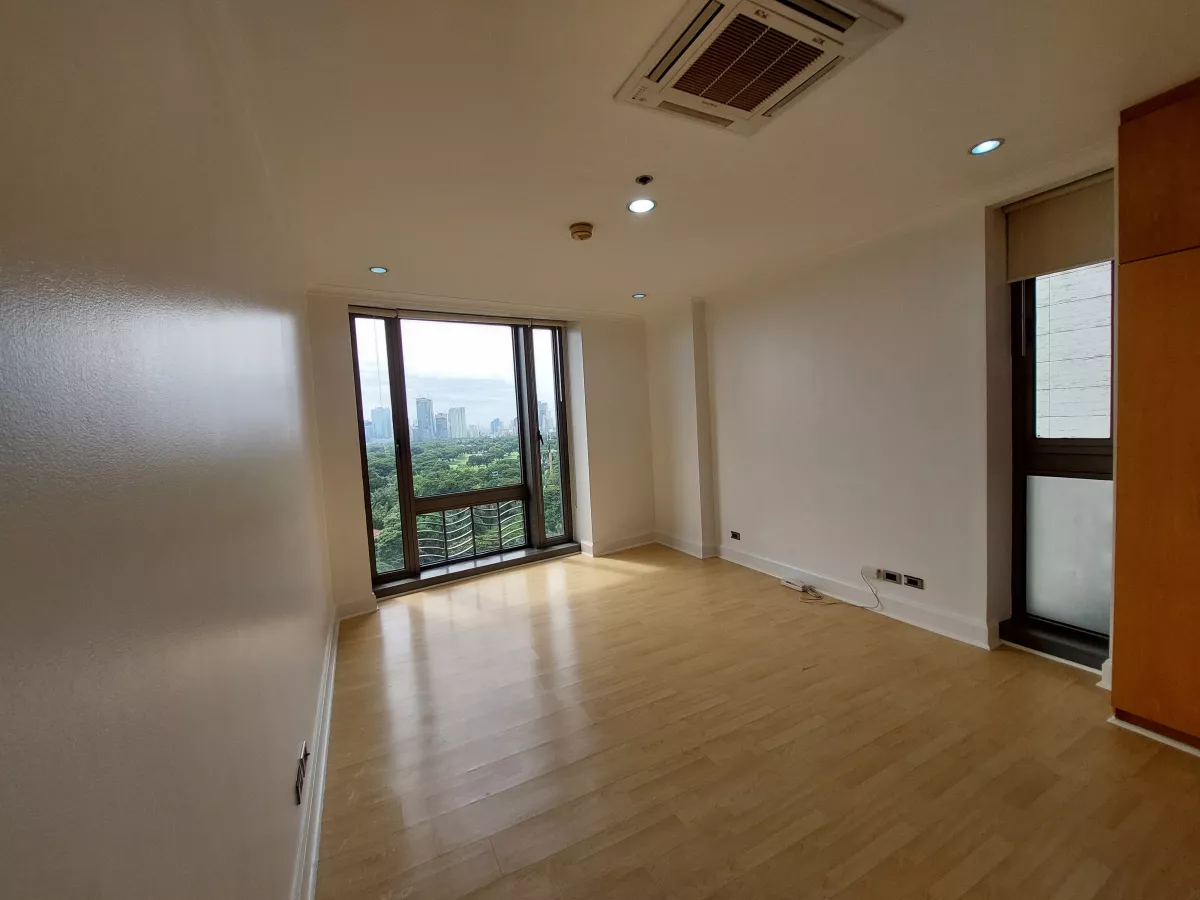 "3 Bedroom Essensa unit, BGC, Taguig City"03