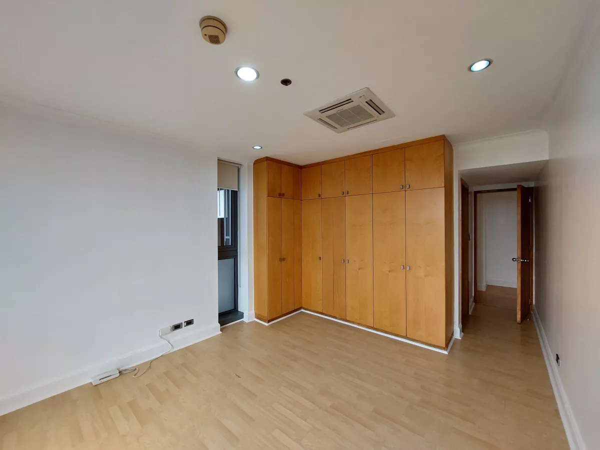 "3 Bedroom Essensa unit, BGC, Taguig City"04