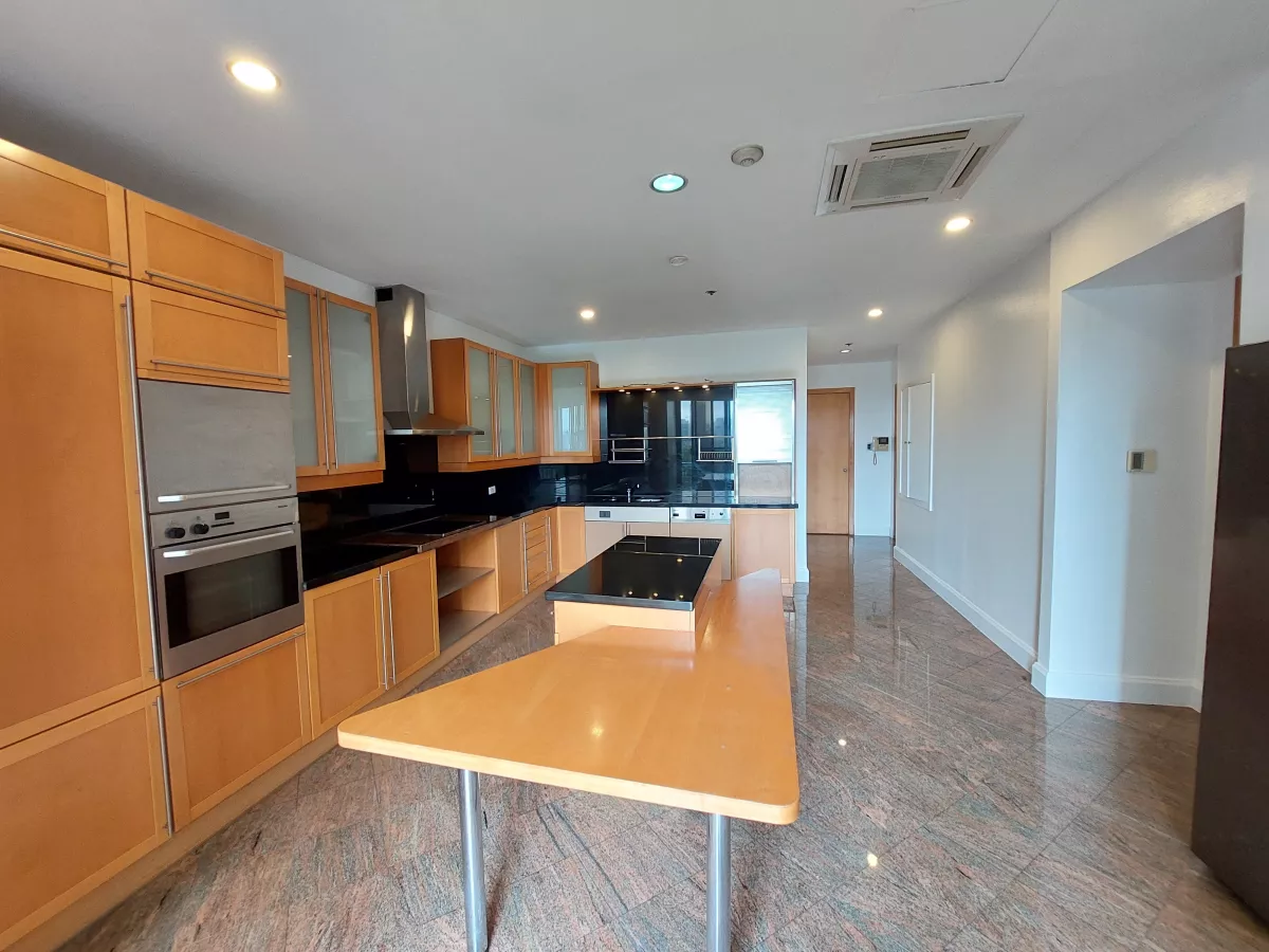 "3 Bedroom Essensa unit, BGC, Taguig City"08