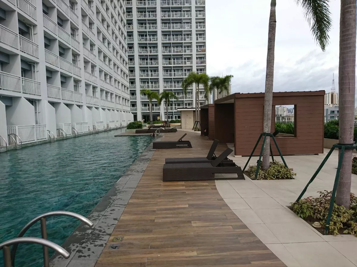 Smdc breeze residences - roxas blvd. Pasay city 1 bedroom  with Balcony02