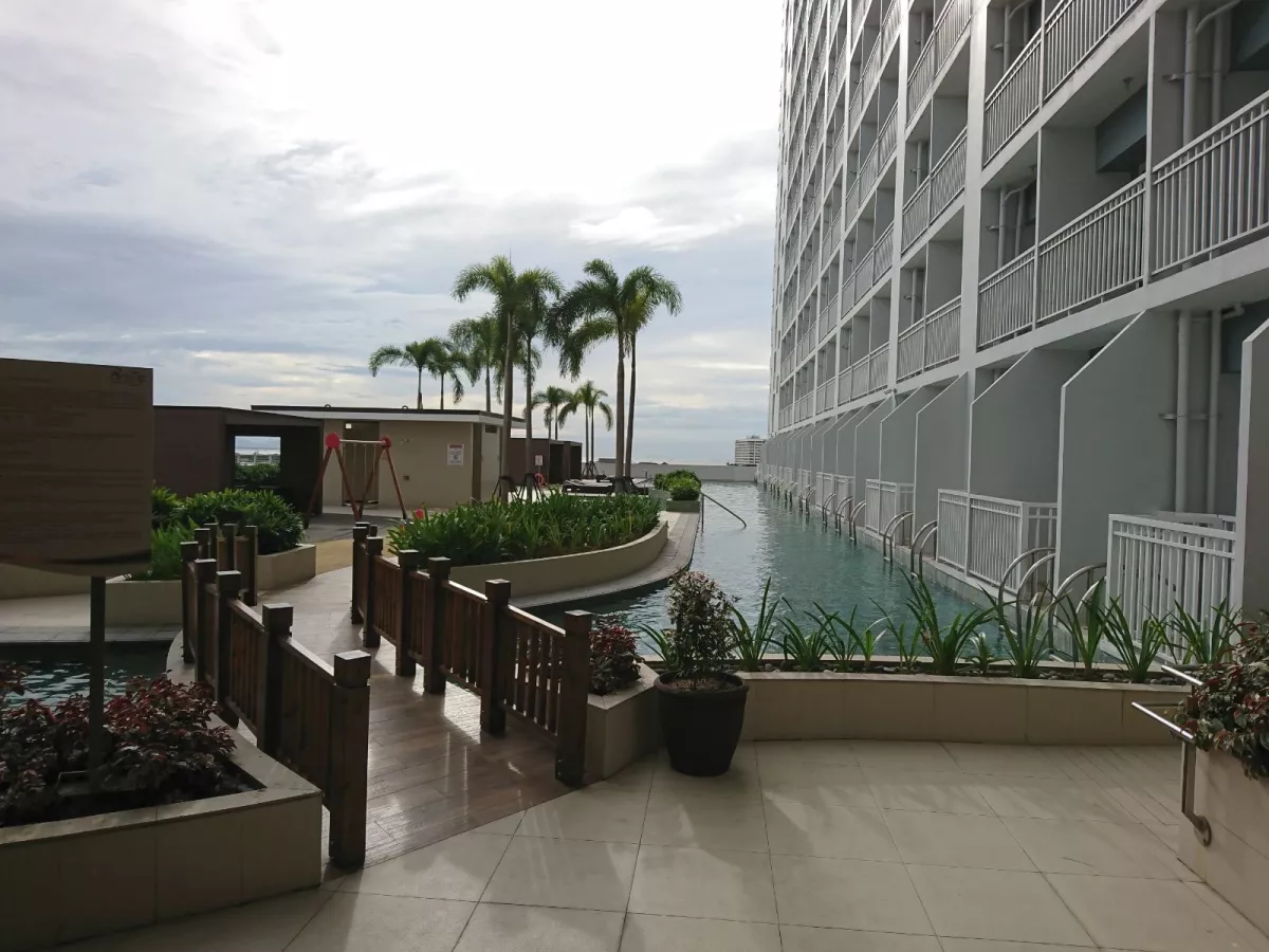 Smdc breeze residences - roxas blvd. Pasay city 1 bedroom  with Balcony04
