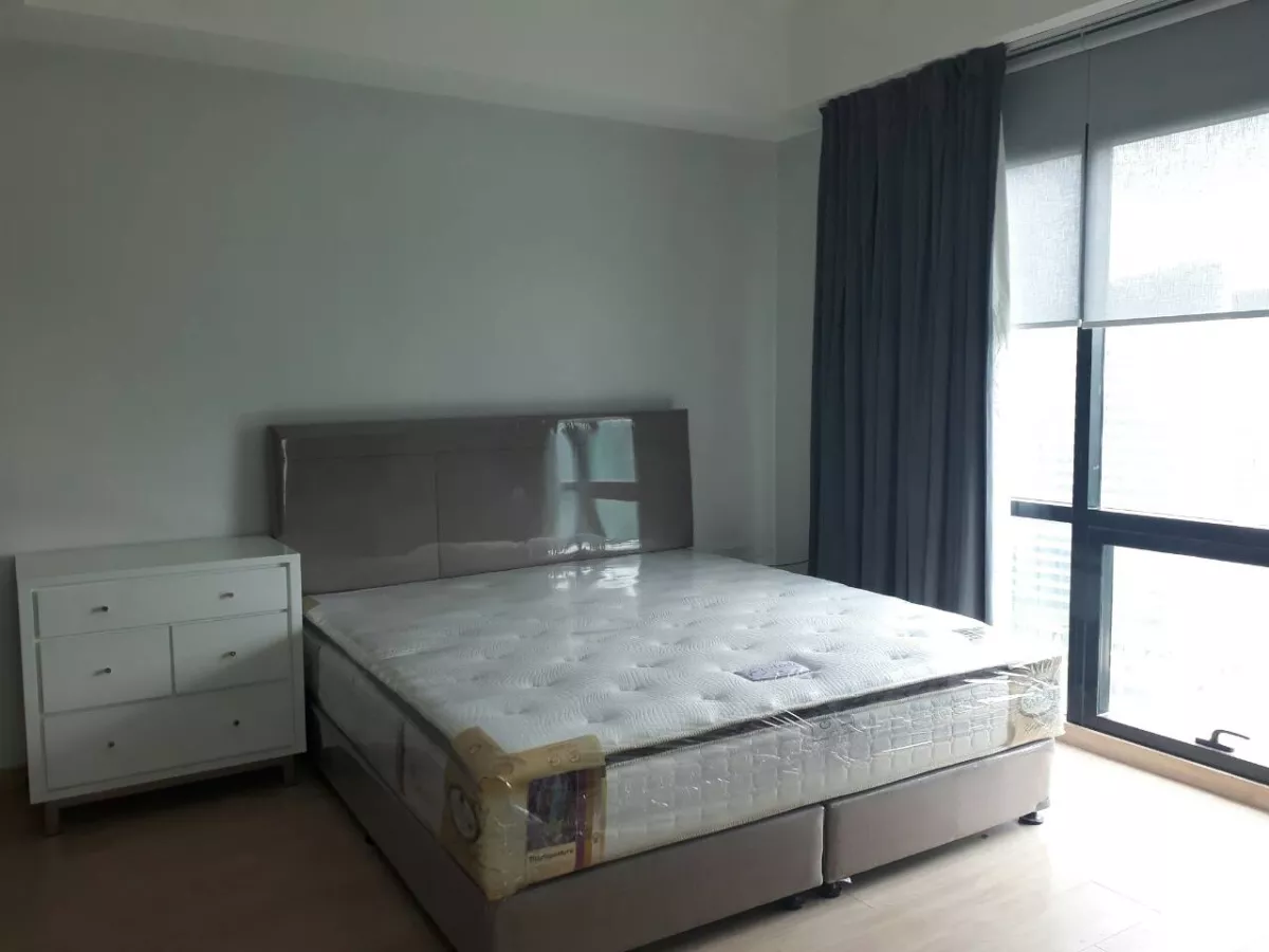 "For Lease Two bedrooms with balcony Nicely Interior with parking, Taguig"07