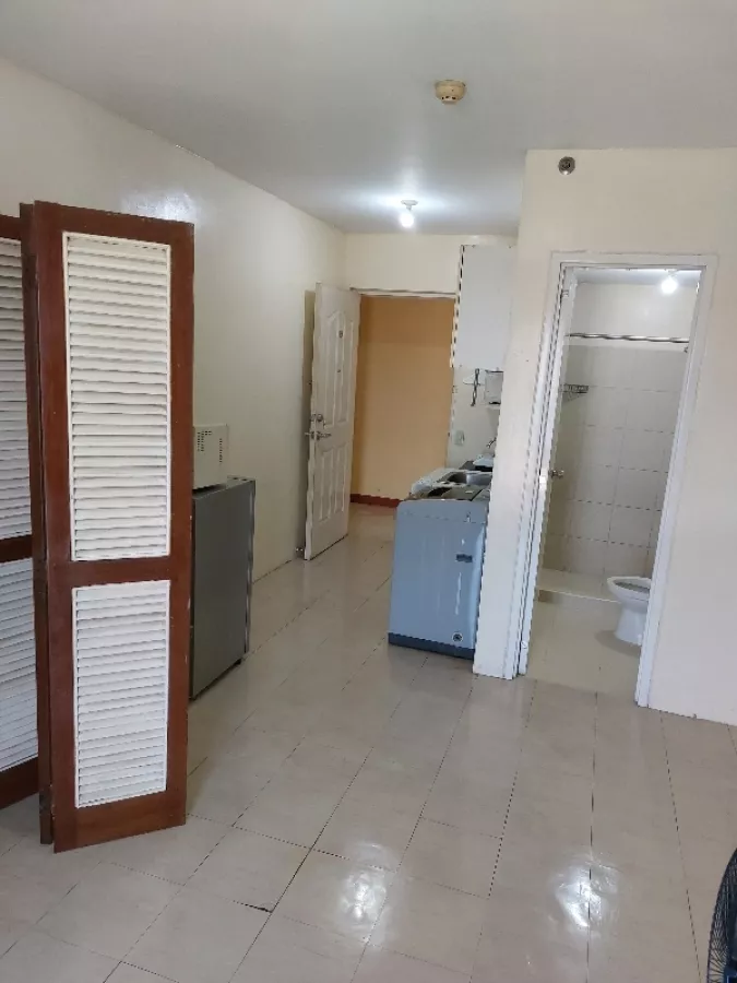 "Semi Furnished Studio unit for rent at Avida Towers Sucat, Parañaque City"04