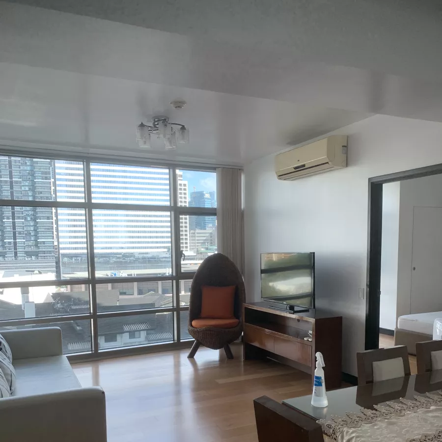 "1BR at The Residences at Greenbelt- San Lorenzo Tower, Makati"01