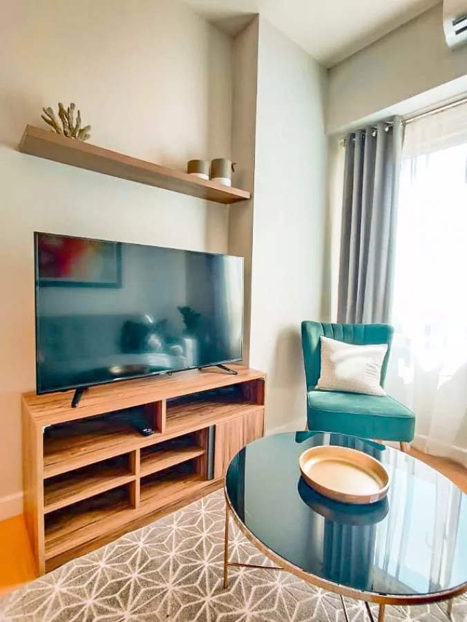 "The Grove at Rockwell, 1 Bedroom Unit with Parking for Rent, Pasig City"03