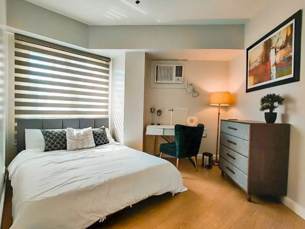 "The Grove at Rockwell, 1 Bedroom Unit with Parking for Rent, Pasig City"08