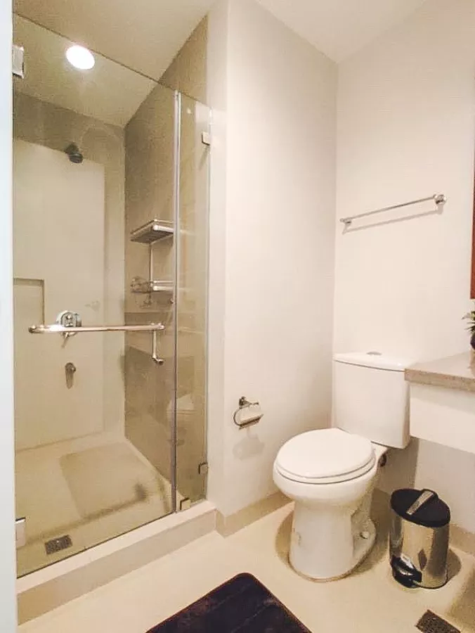 "The Grove at Rockwell, 1 Bedroom Unit with Parking for Rent, Pasig City"09