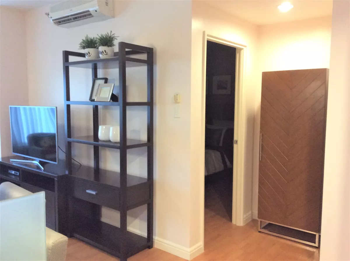 "One Rockwell West, 1 Bedroom Unit with Parking For Rent, Makati City"08