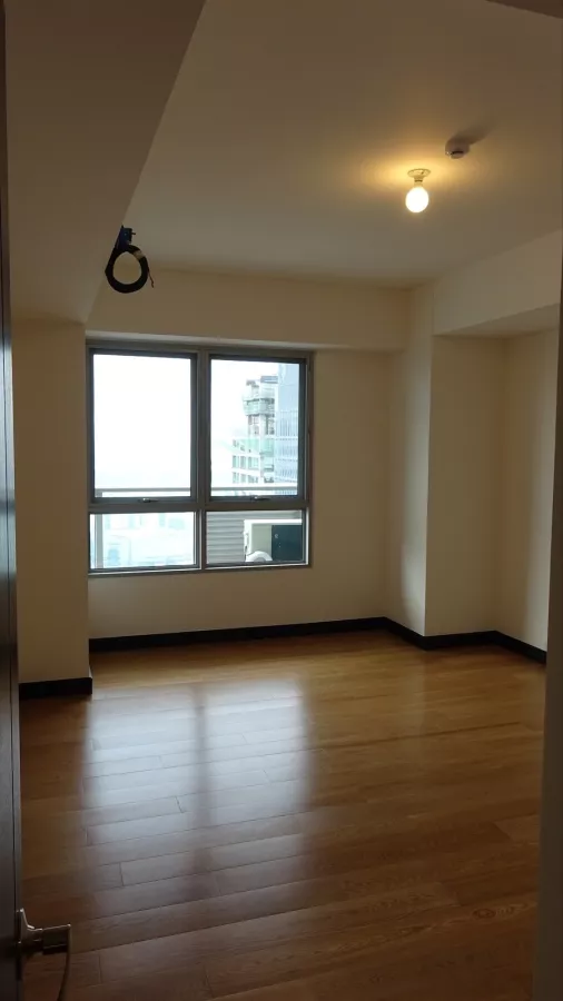 "For Lease: 1 Bedroom in One Serendra West Tower BGC, Taguig City"06