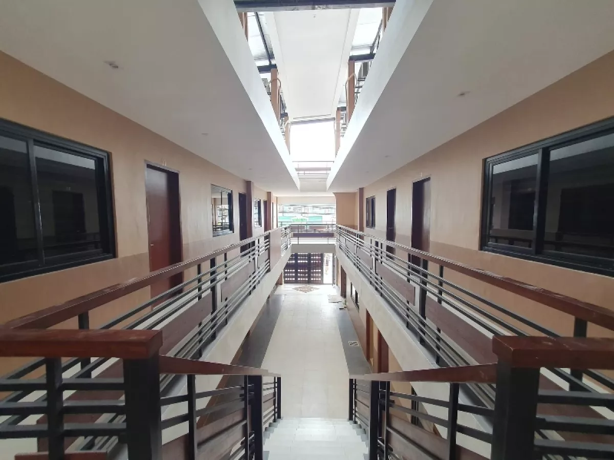 Diamond Residences FOR RENT Studio semi-furnished06