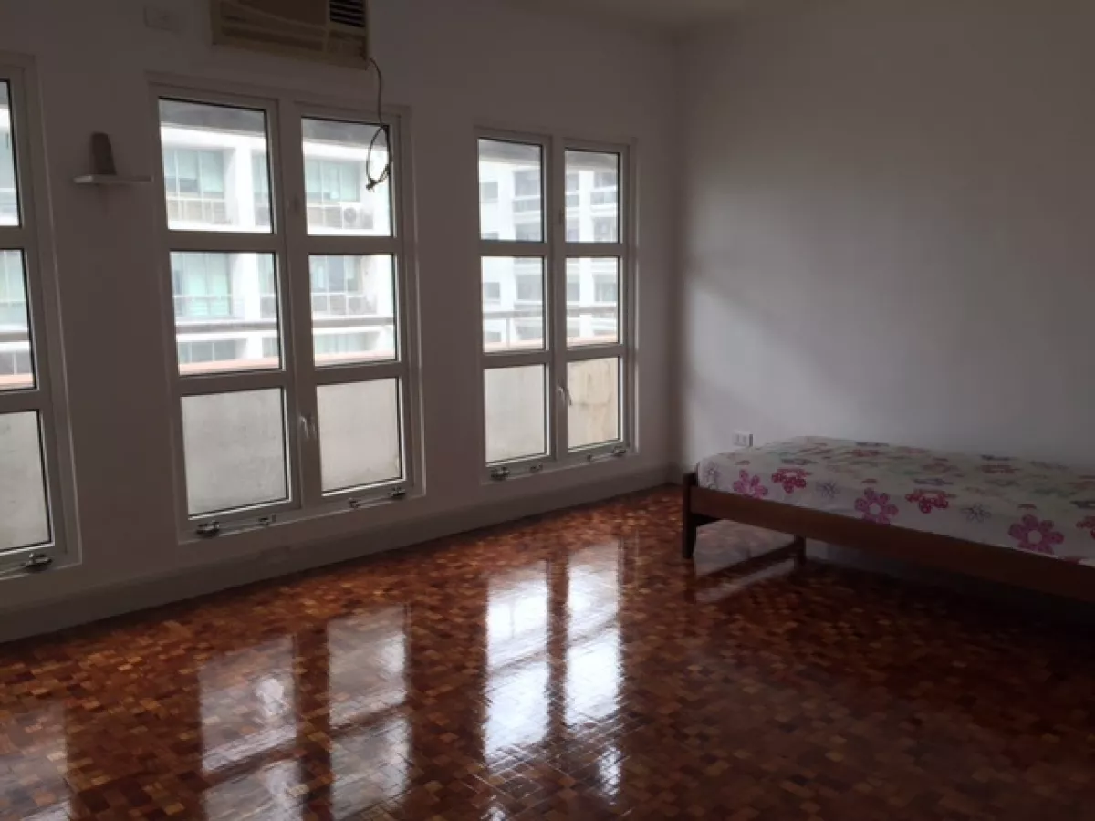 The Crescent 4BR Bi-level Unit for Rent Ortigas Pasig07