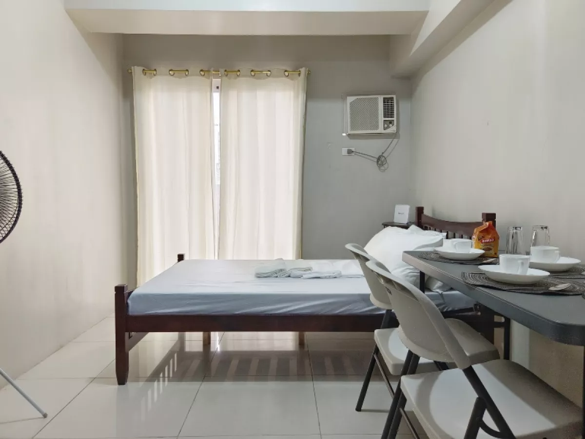 "Studio Condo unit For Rent at Vista Taft, Manila City, Metro Manila"09