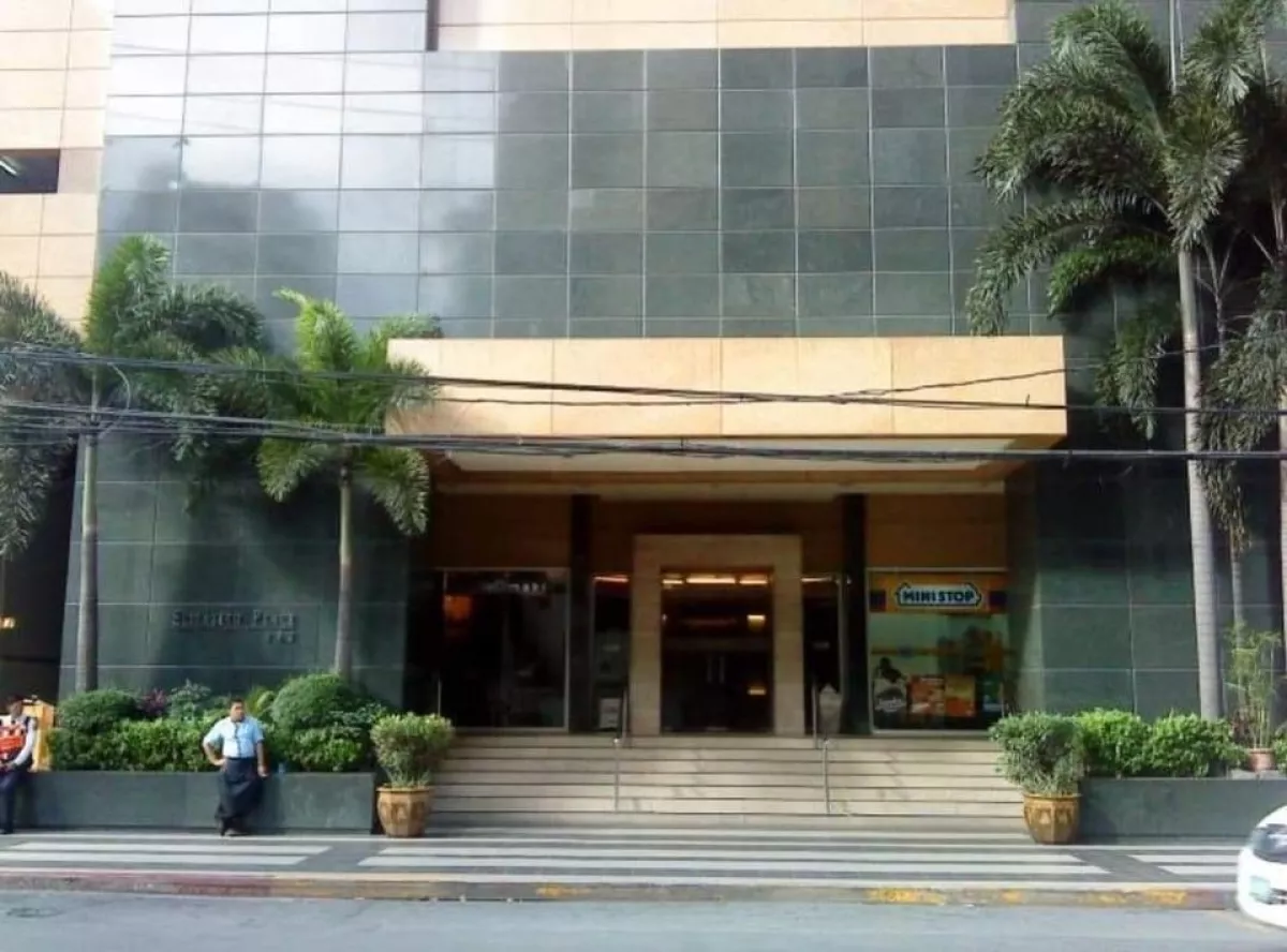 "1 BR unit w/ Parking For Rent at Elizabeth Place, Salcedo Village, Makati City"06