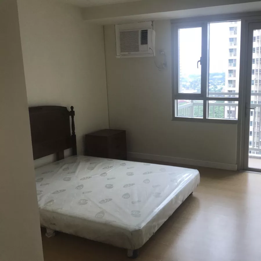 For Rent/Lease: 1 Bedroom Condominium Unit at The Grove By Rockwell03