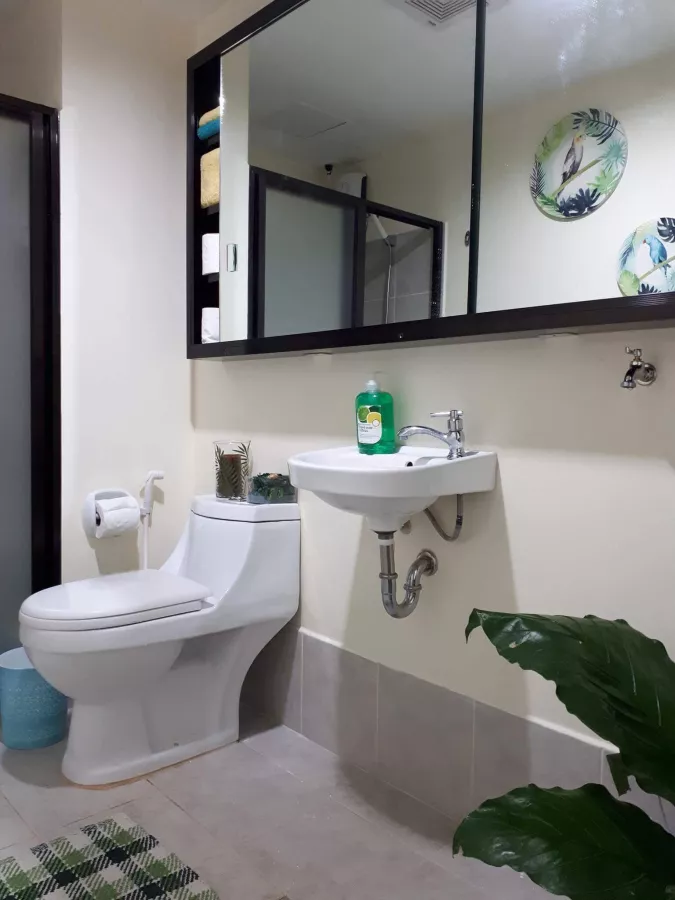 "1 Bedroom Unit near airport, city and beach. Attractive location."08