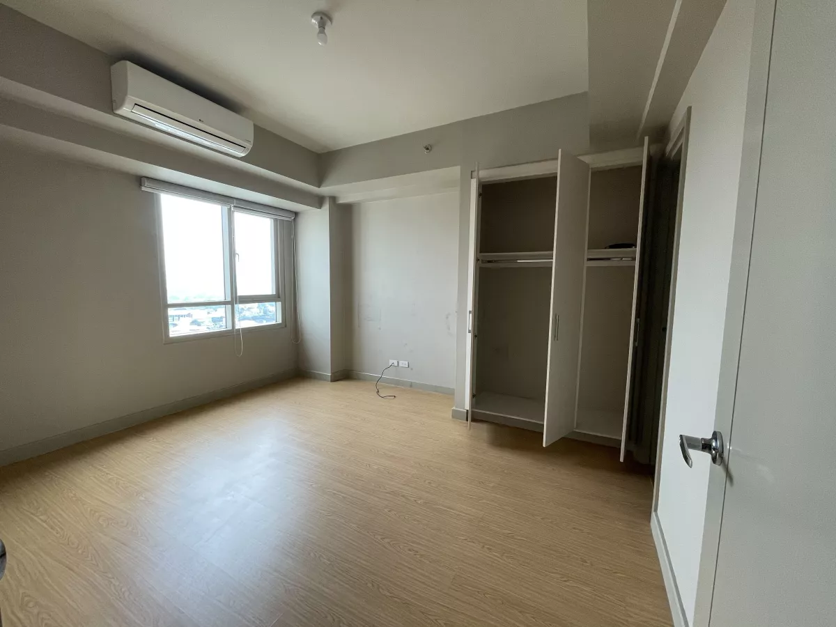 "For Rent 3 Bedroom Loft Unit at The Grove By Rockwell, Pasig City"07