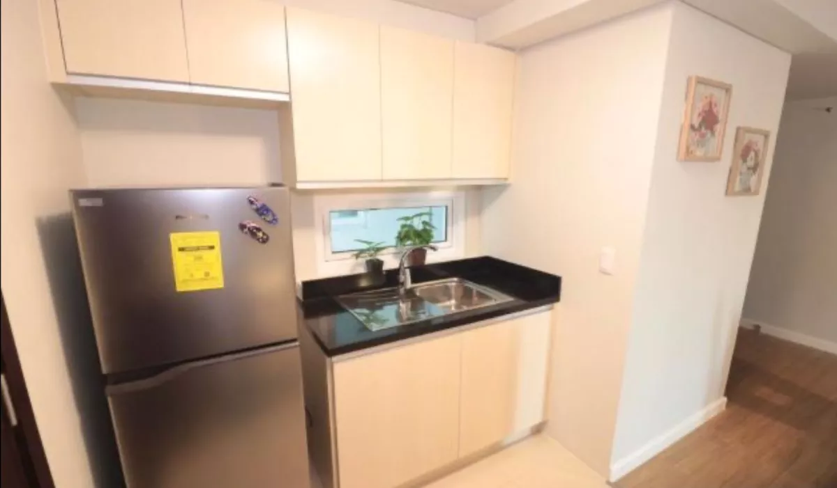 "1 Bedroom Condo Unit w/ Parking for Rent in Kroma Tower, Legazpi Village, Makati"04