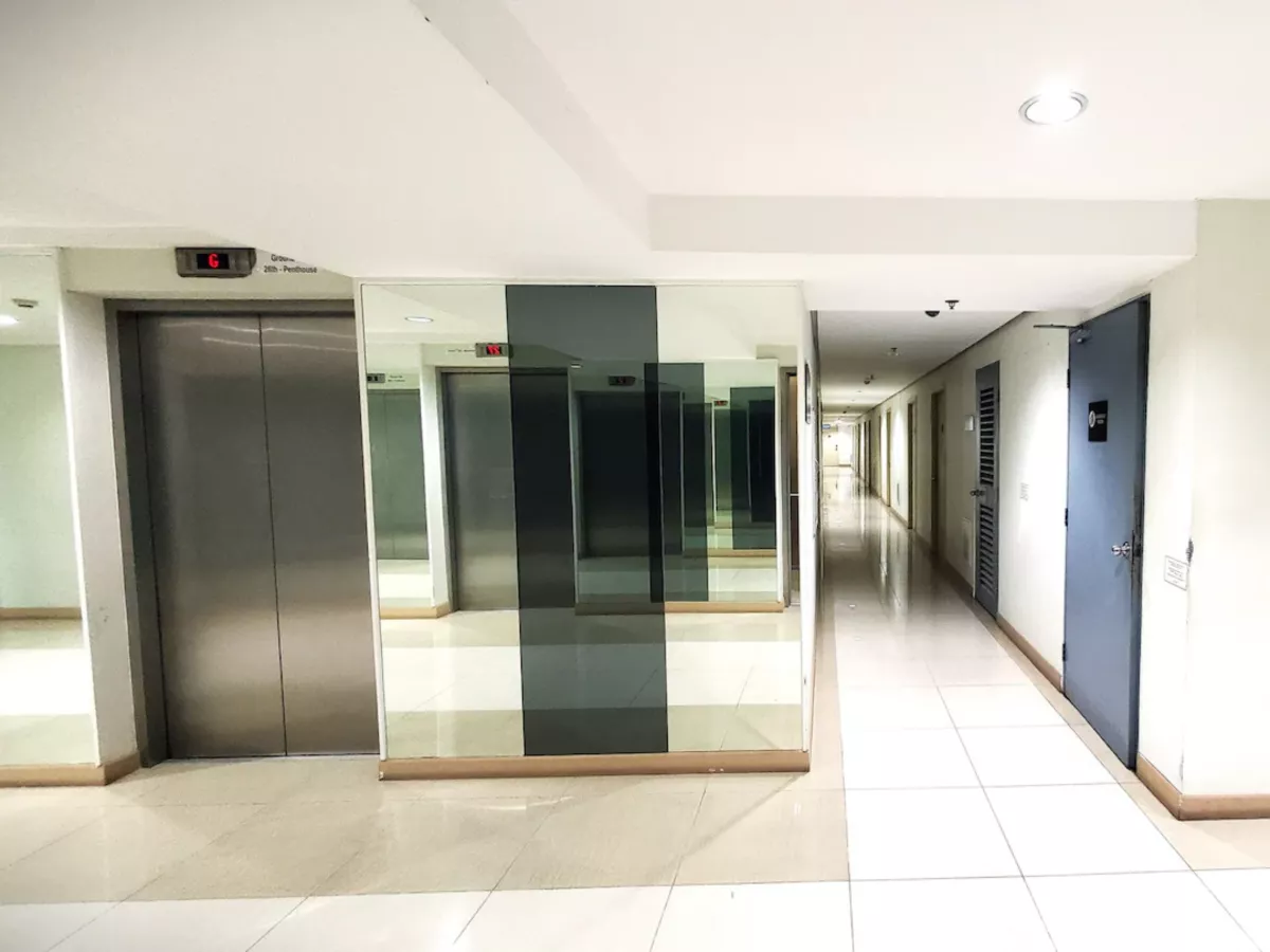Resort-Style Condo for 4 at Jazz Residences Makati08