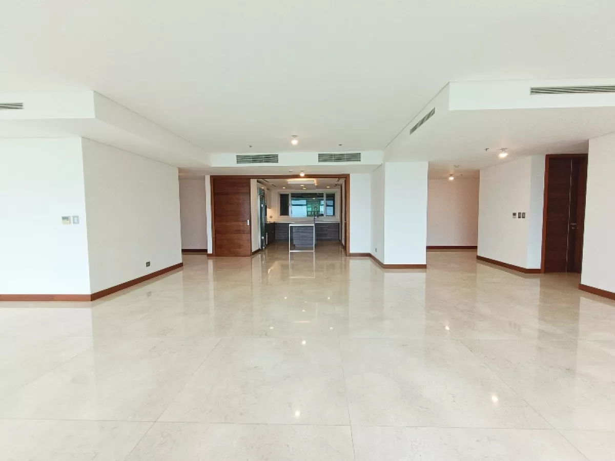 "FOR LEASE: 3BR unit at Two Roxas Triangle, Makati City"06