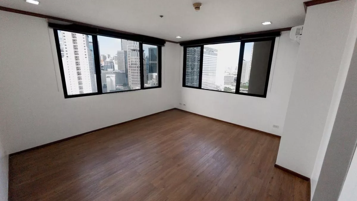 "For Rent 2 bedroom 131 sqm unit in Biltmore Condominium, Legazpi Village, Makati"03