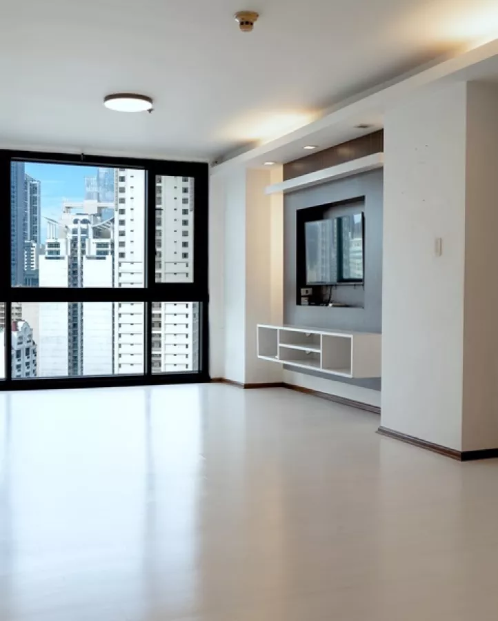 "For Rent 2 bedroom 131 sqm unit in Biltmore Condominium, Legazpi Village, Makati"07