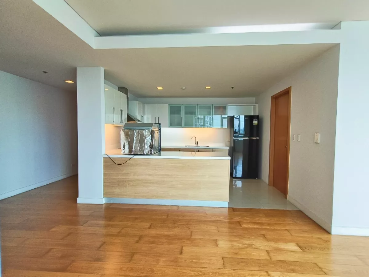 "For Lease: 2 Bedroom unit at Park Terraces, Makati City"03