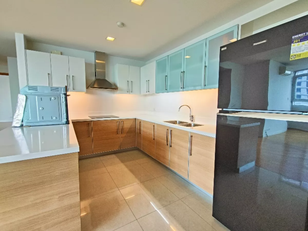 "For Lease: 2 Bedroom unit at Park Terraces, Makati City"05