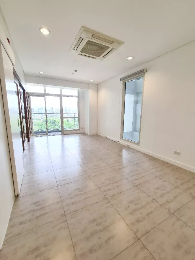 "1 Bedroom Condo unit in Skyvillas, New Manila, Quezon City"02