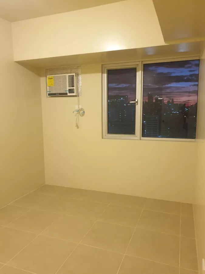 FOR LEASE: 1BR in Avida Towers Turf BGC (with Parking)03