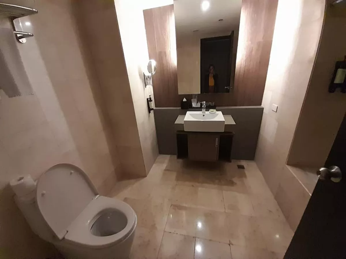 "LEGASPI VILLAGE UNIT FOR LEASE, Somerset Millennium"09