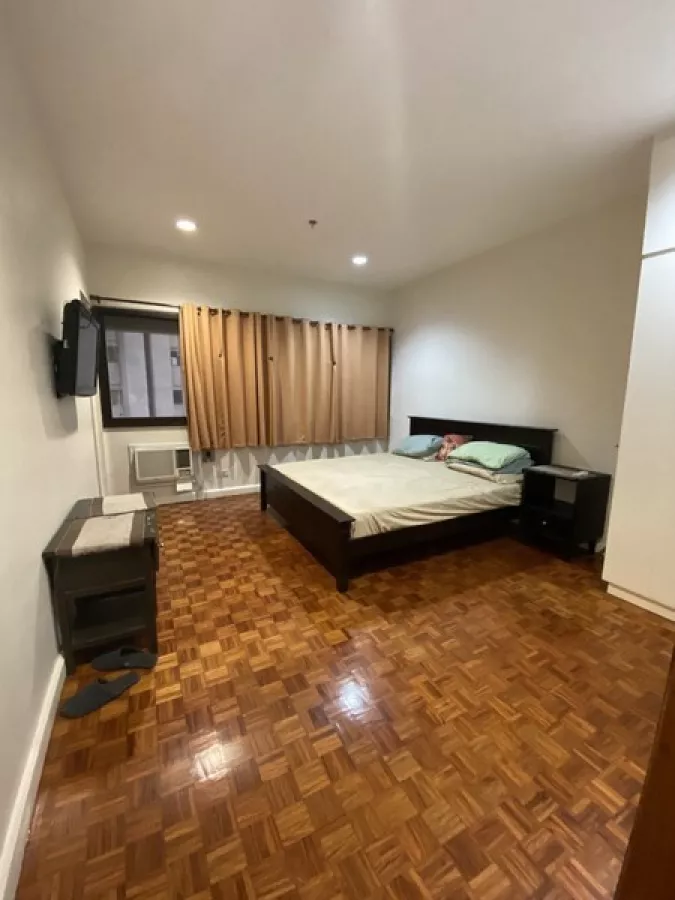 "3 Bedrooms Condo for Lease Spacious at Ayala Avenue, Makati City"07