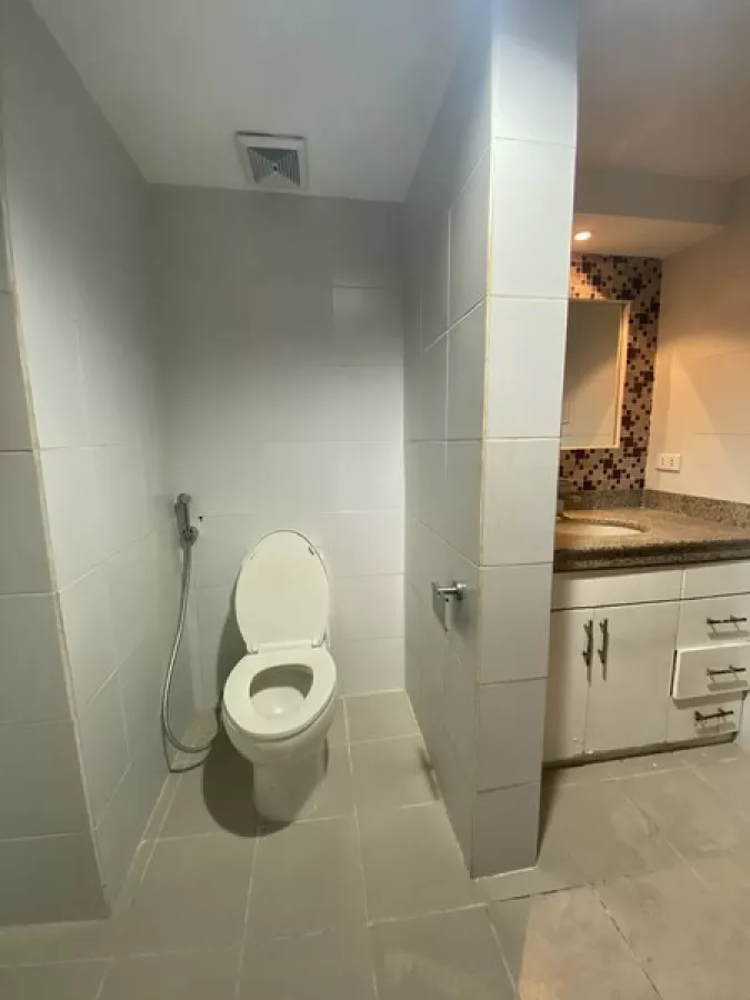 "3 Bedrooms Condo for Lease Spacious at Ayala Avenue, Makati City"10