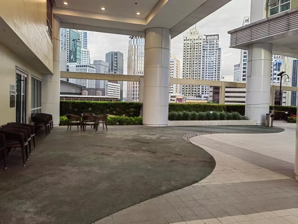 Fully Furnished 1 Bedroom Unit For Rent at The Grand Midori Makati07