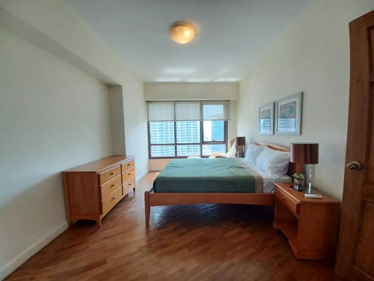 FOR LEASE: 2BR with Den in Joya Rockwell Makati04