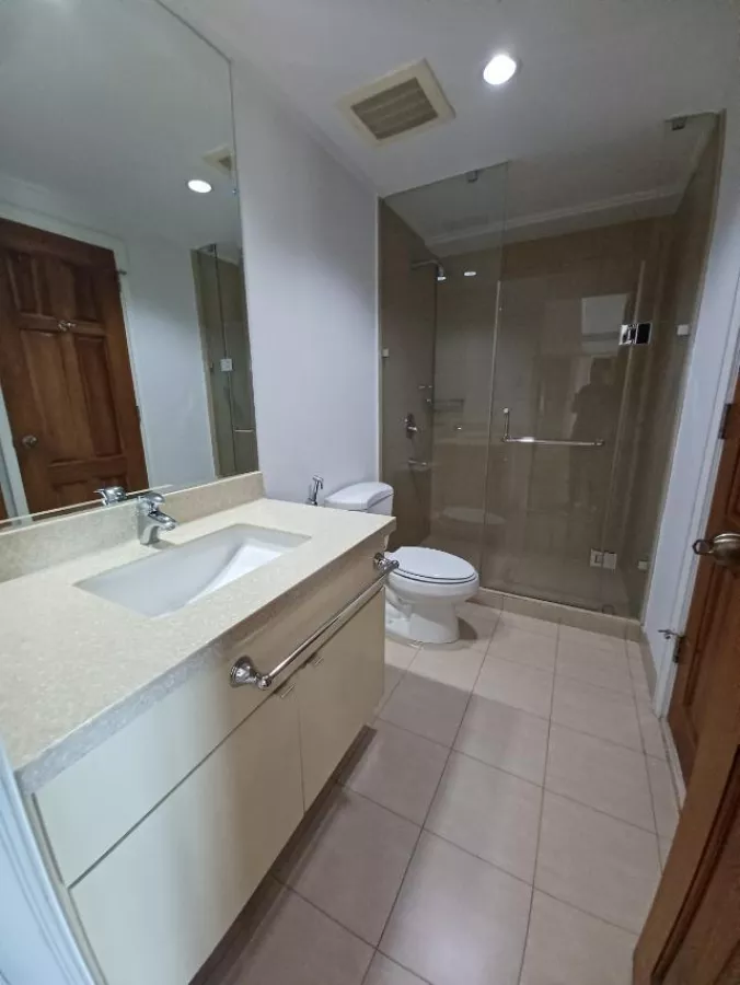 FOR LEASE: 2BR with Den in Joya Rockwell Makati05