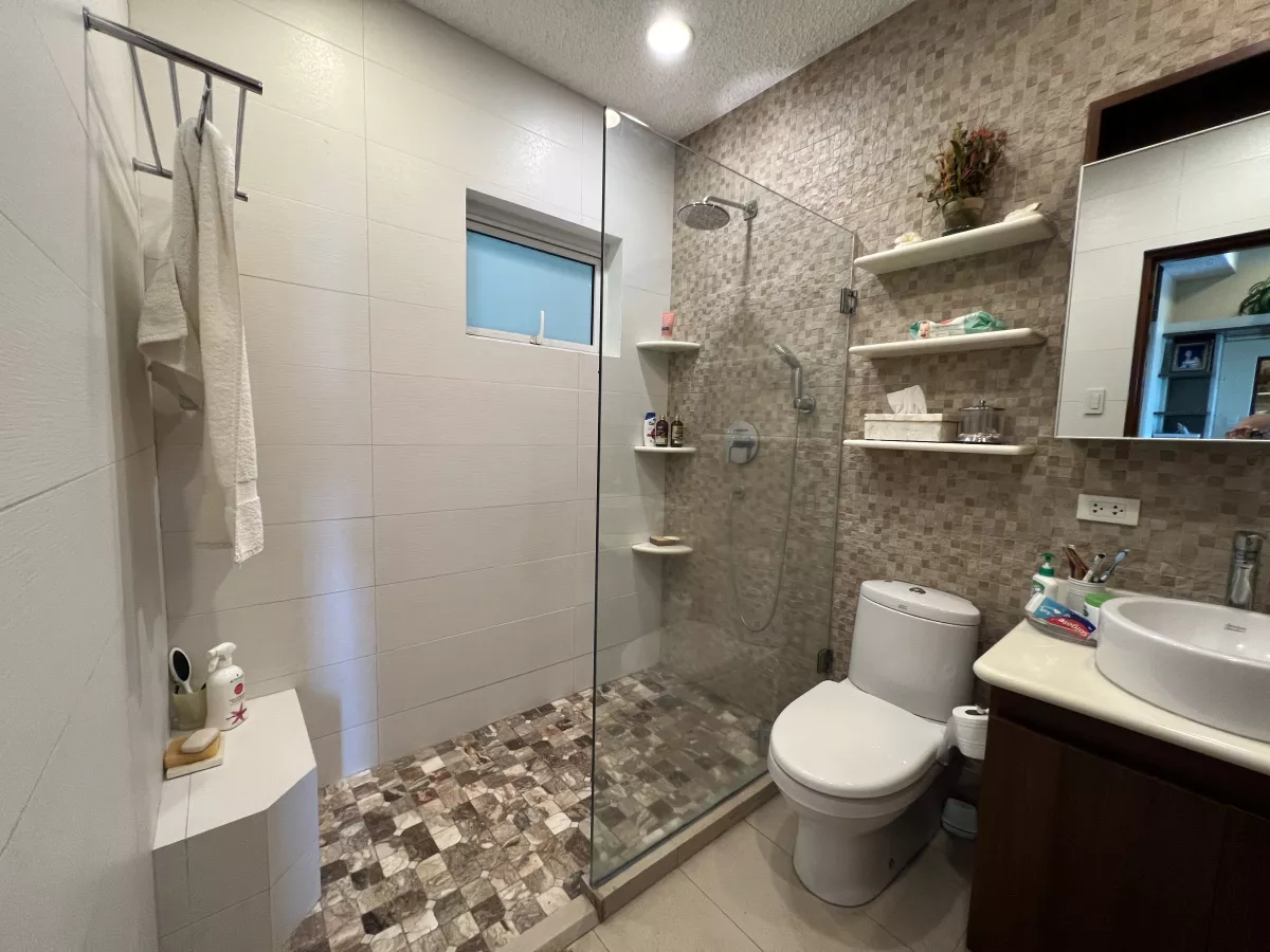 "For Lease 3 Bedroom Condo unit in Two Serendra Belize, Taguig City"04