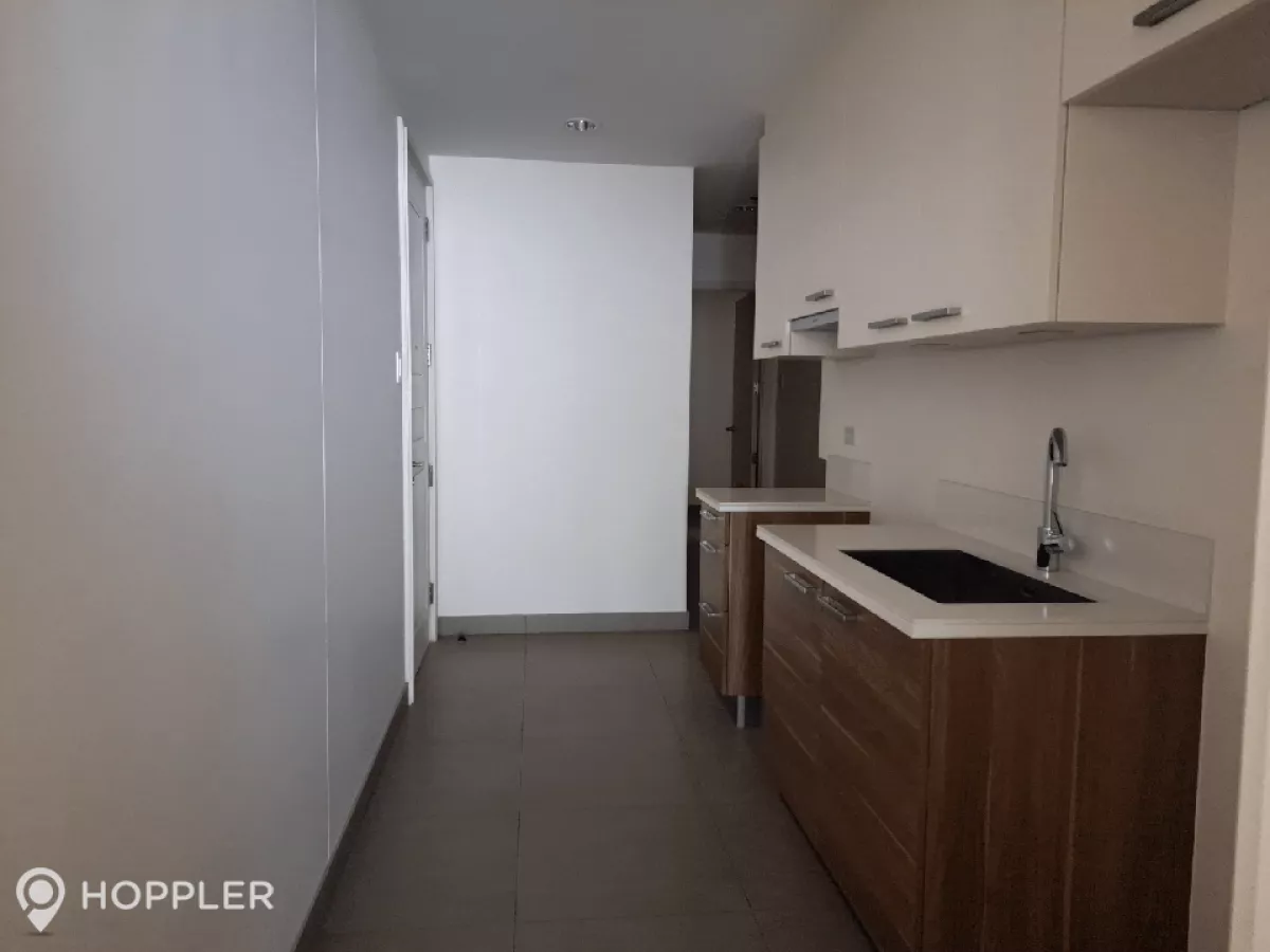 "3BR Condo for Rent in Edades Suites, Poblacion, Makati - RR3269081"03
