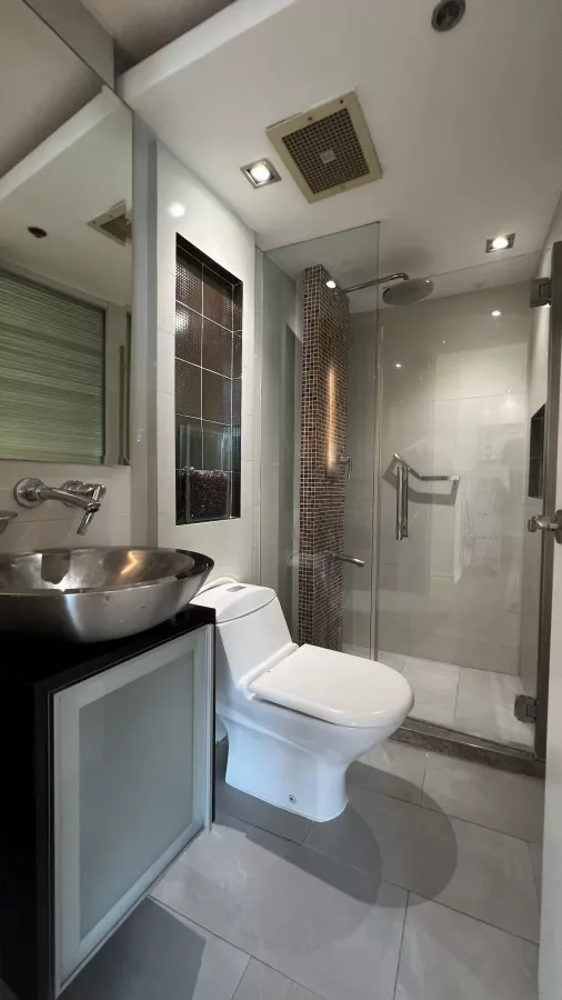 750 Almond Two Serendra 2 bedroom w/ garden views03