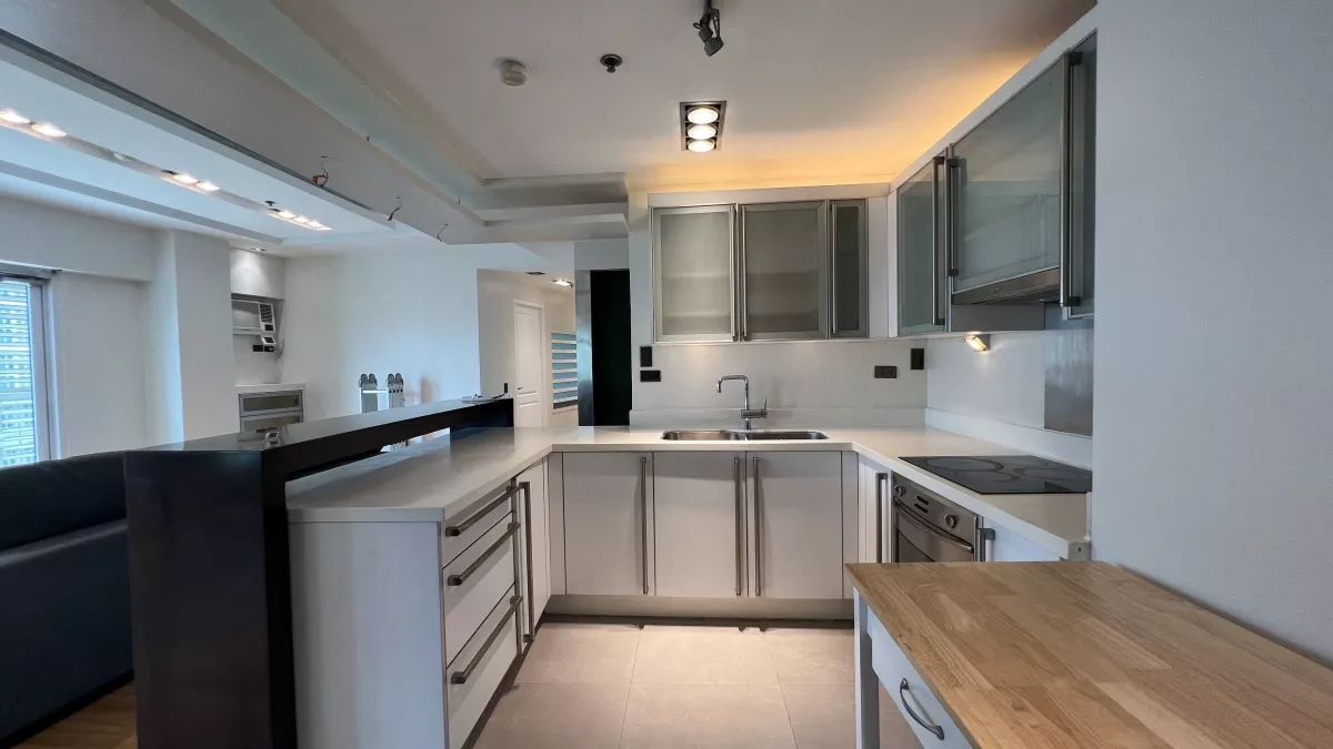 750 Almond Two Serendra 2 bedroom w/ garden views05