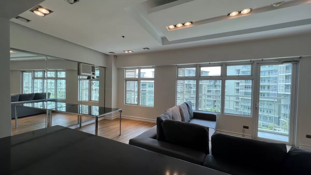 750 Almond Two Serendra 2 bedroom w/ garden views06
